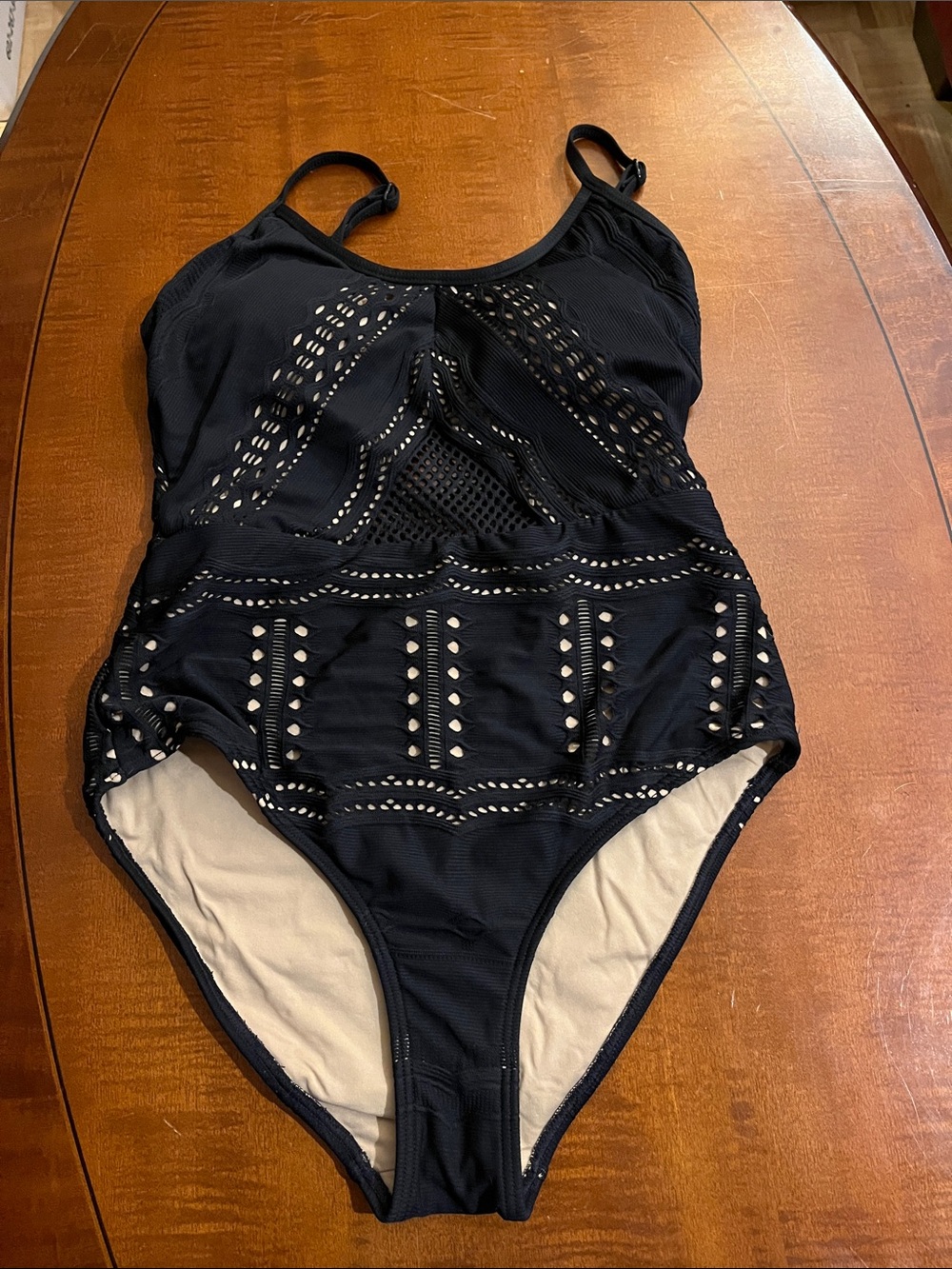 Jets Australia one-piece swimsuit. Black crochet. Padded push-up. Slimming. 8 - Picture 8 of 11